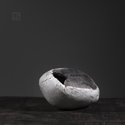 Vase en céramique raku #147 | Pièce unique faite main – Mimeiceramics