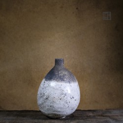 Vase en céramique raku #94 | Pièce unique faite main – Mimeiceramics