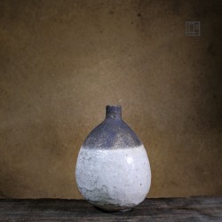 Vase en céramique raku #94 | Pièce unique faite main – Mimeiceramics