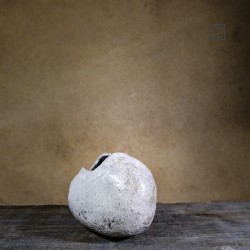 Vase en céramique raku #89 | Pièce unique faite main – Mimeiceramics