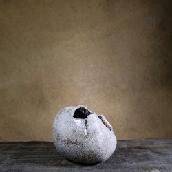 Vase en céramique raku #89 | Pièce unique faite main – Mimeiceramics